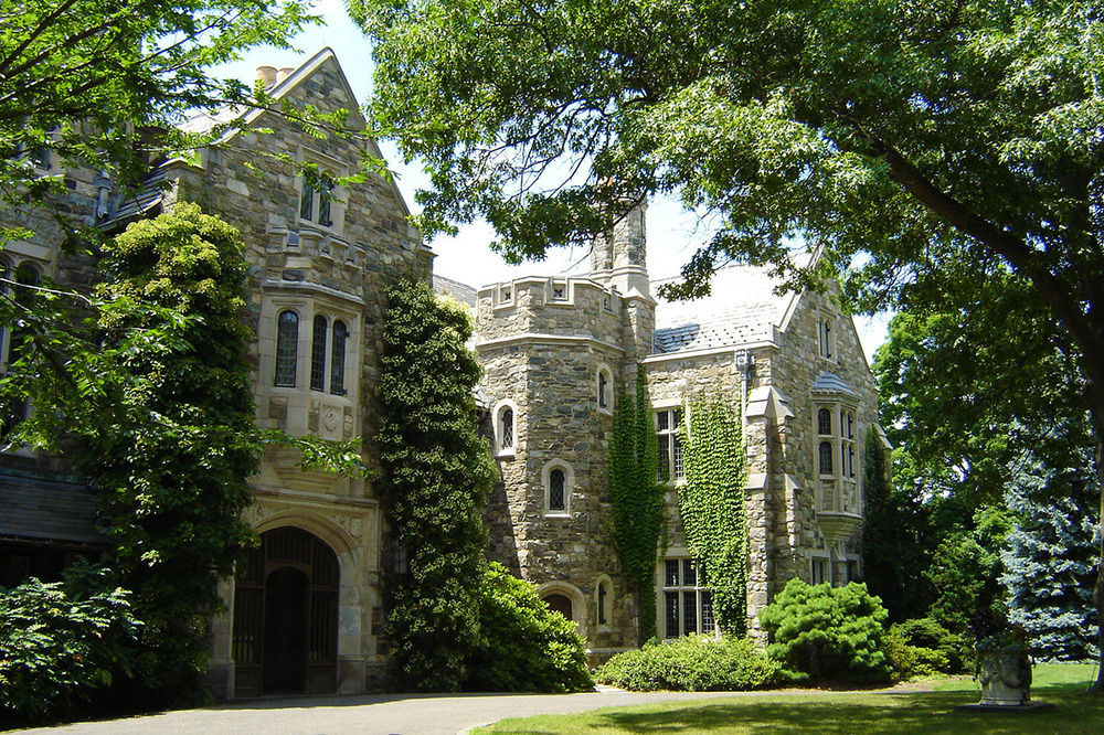 The Castle At Skylands Manor Bed & Breakfast Ringwood Exterior photo
